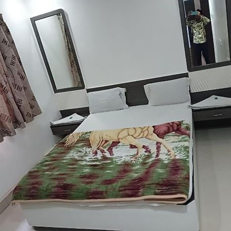 Hotel Shri Sai Darshan 쉬르디 외부 사진