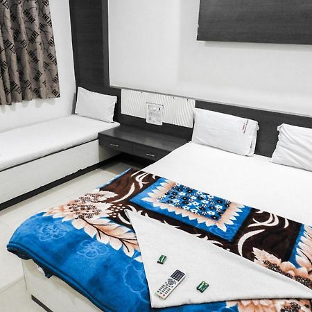 Hotel Shri Sai Darshan 쉬르디 외부 사진