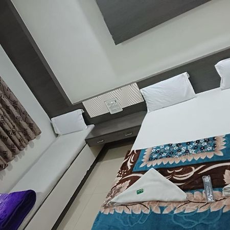 Hotel Shri Sai Darshan 쉬르디 외부 사진