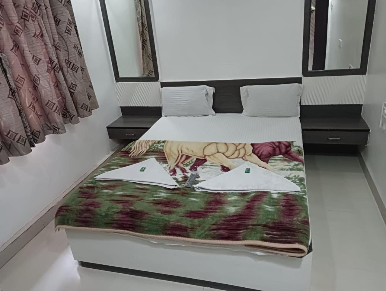Hotel Shri Sai Darshan 쉬르디 외부 사진
